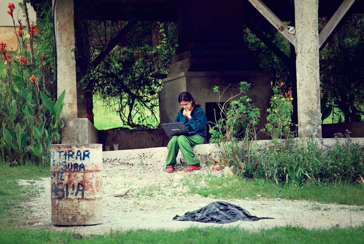 快连 iOS 下载与安装指南 202606：苹果设备高效配置与多端同步实操（封面配图）